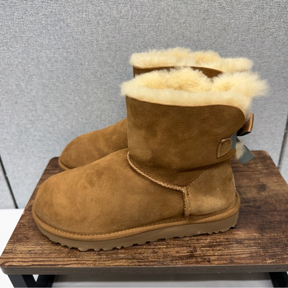 UGG Chestnut Short Suede Boot - Picture 2 of 8